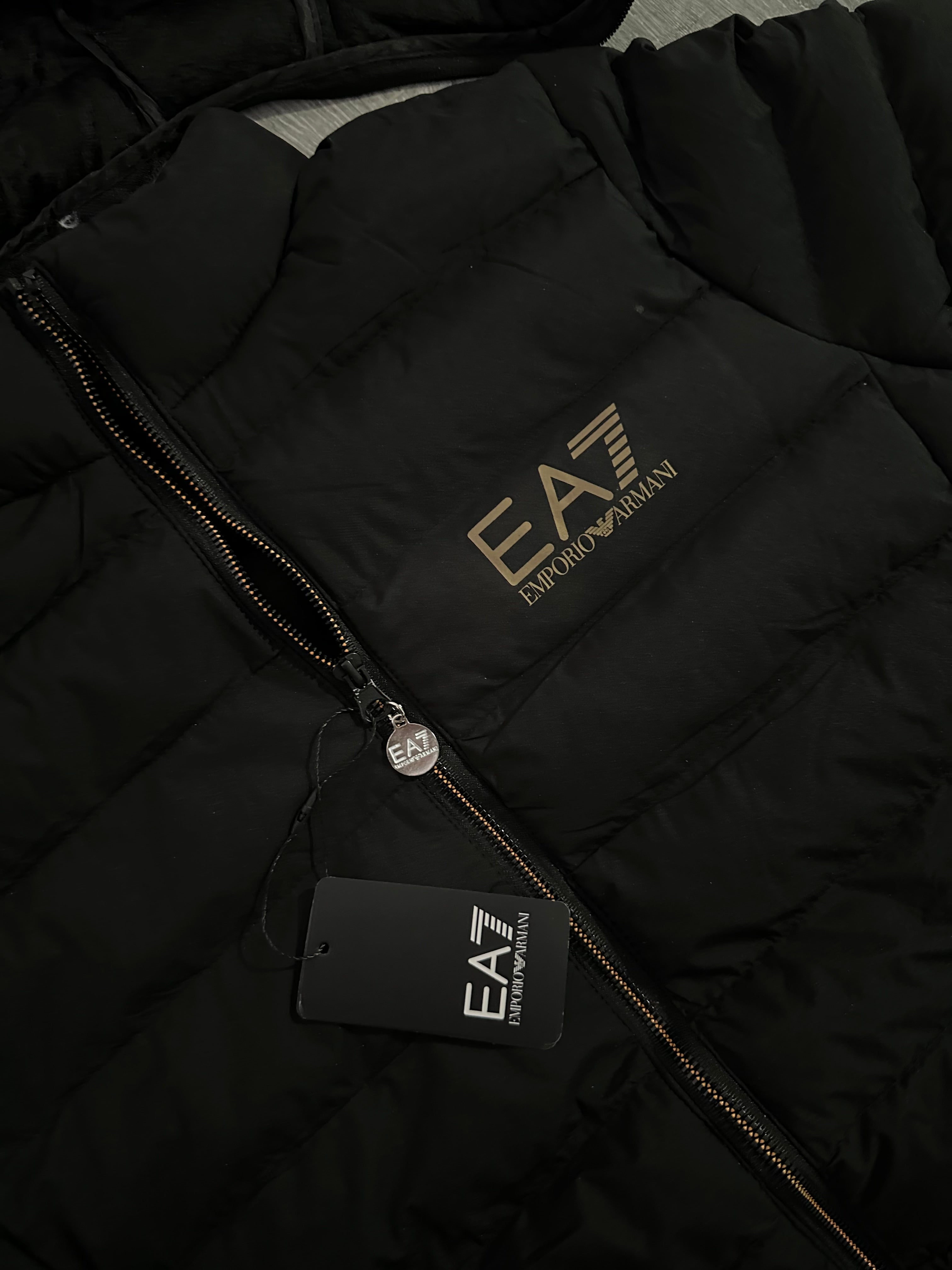 CHAQUETA EA7