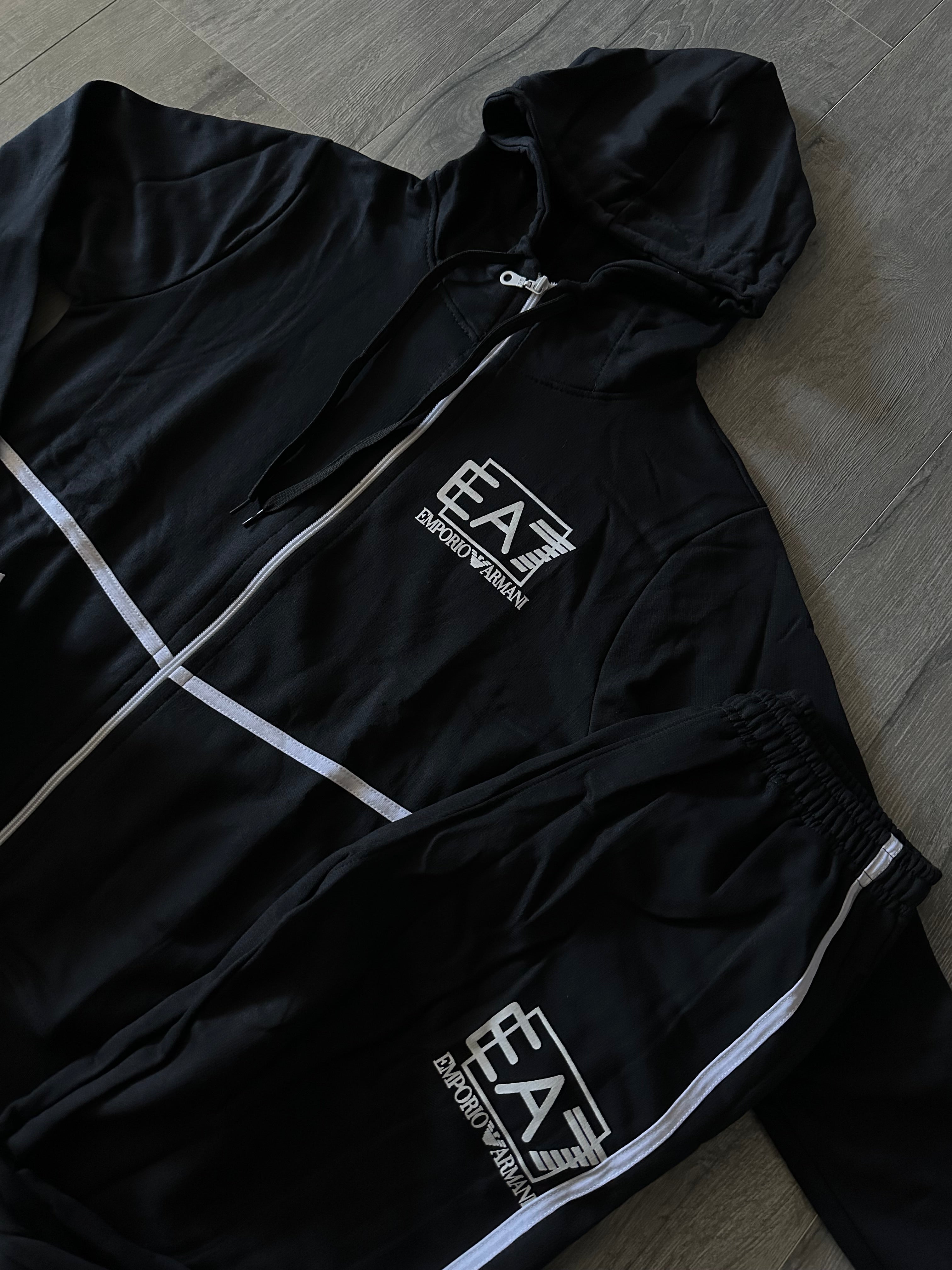 CONJUNTO EA7