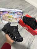 NIKE SHOX