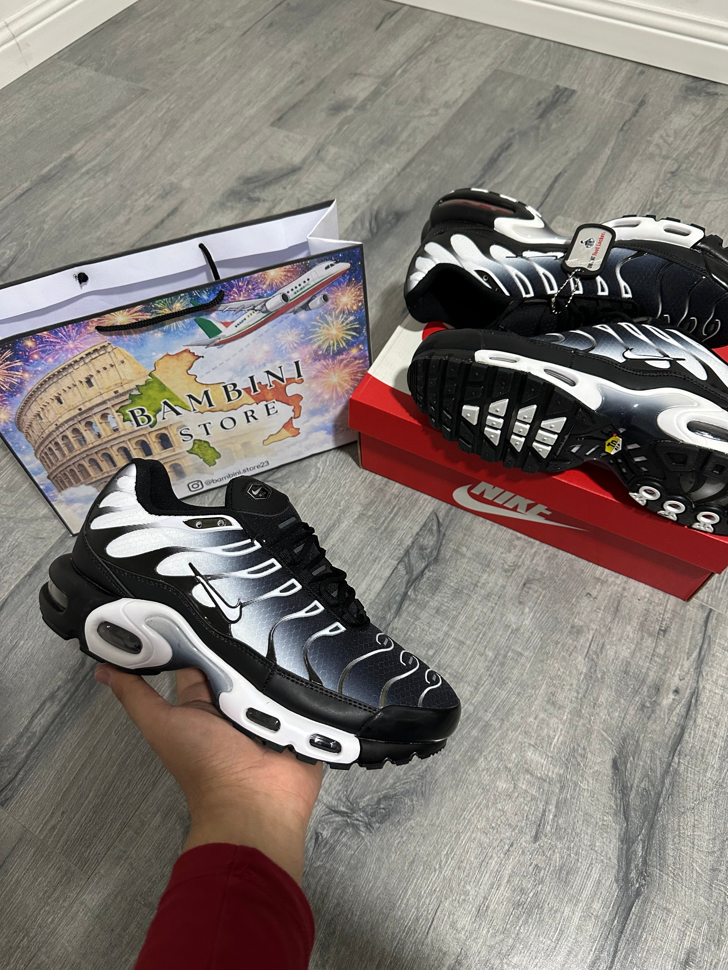 NIKE TN