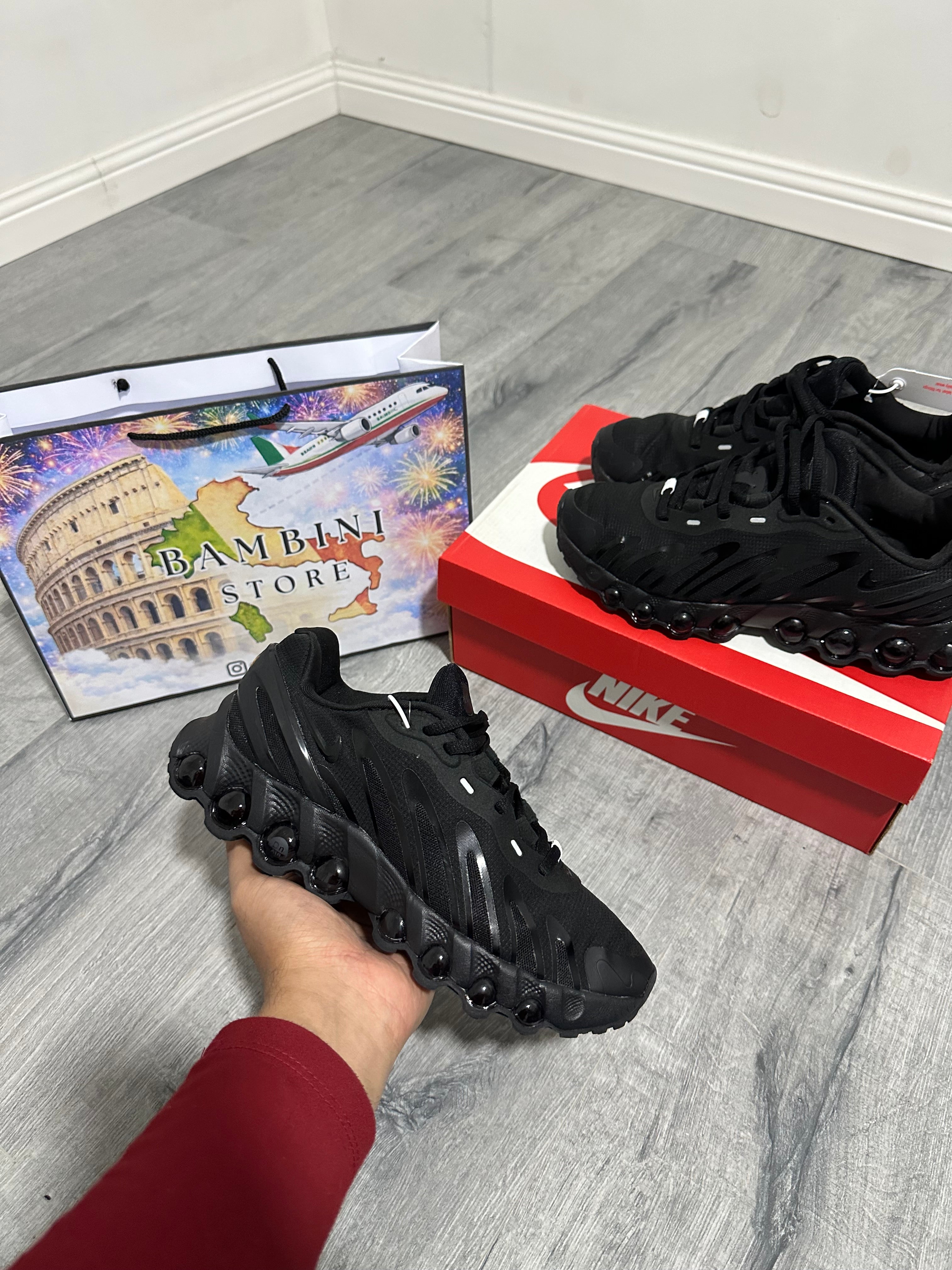 NIKE AIR DN BLACK